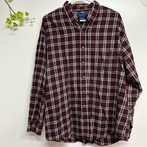 Towncraft size xl button down flannel long sleeve shirt, burgundy plaid